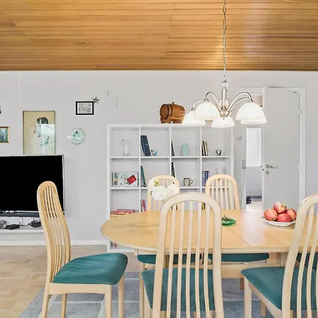 3 Bedroom Awesome In *