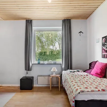 Holiday home Lovely In With Kitchen Horslunde